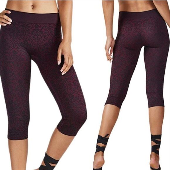 Fabletics Sebastian Seamless Burgundy Damask Tight Size Small - Picture 1 of 9